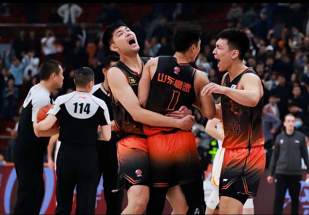 CBA擂台赛热火开战，球队实力对决