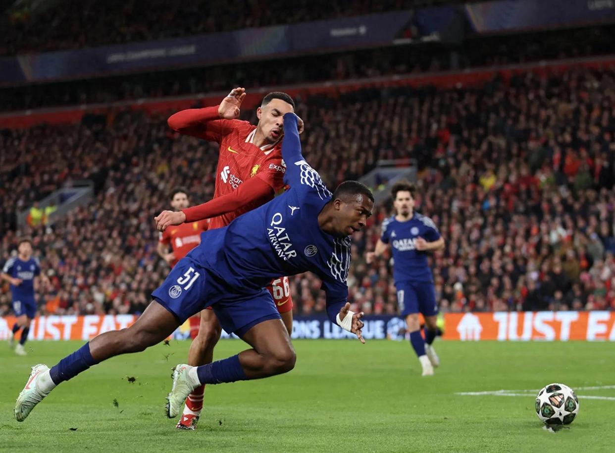 世俱杯冠军-巴黎不敌对手，遗憾离开欧冠强