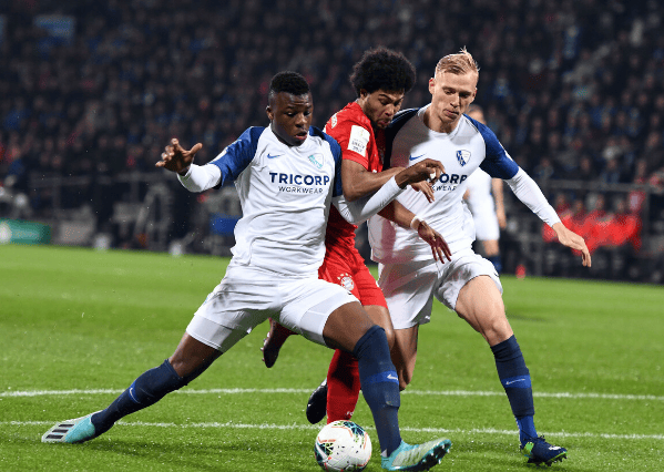 世俱杯决赛-包含门兴格拉德巴赫主场击败法兰克福，跻身中游的词条