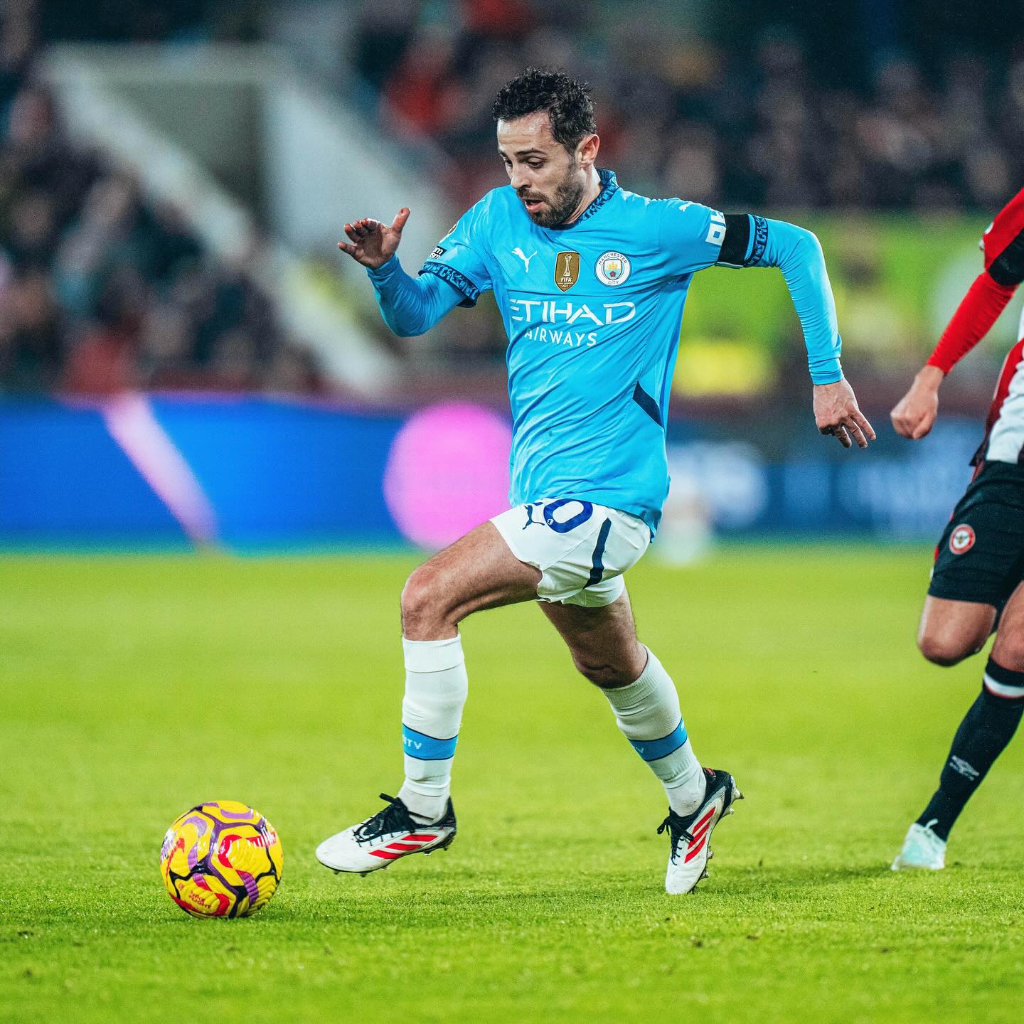 世俱杯决赛-外援梅开二度，助球队主场轻松取胜的简单介绍