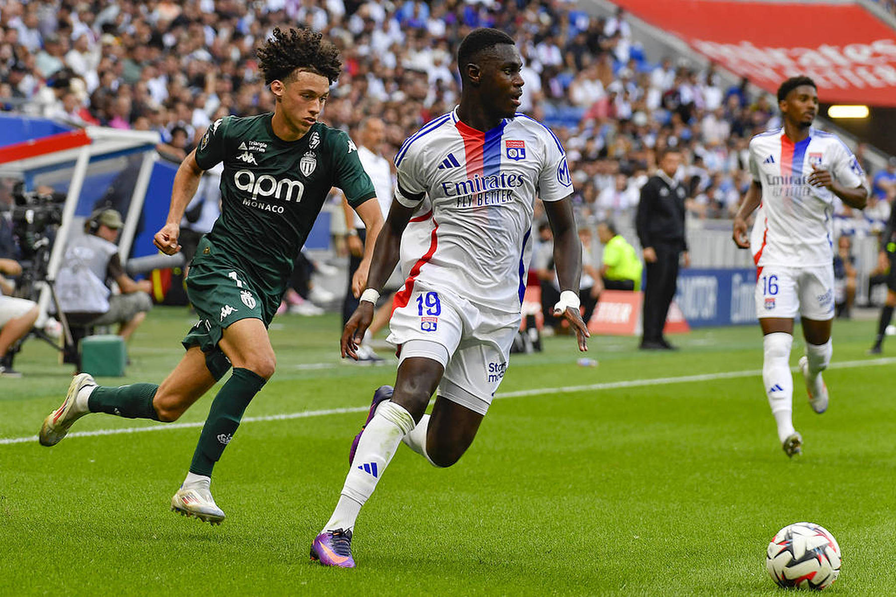 摩纳哥客场不敌图卢兹，失去领先位置