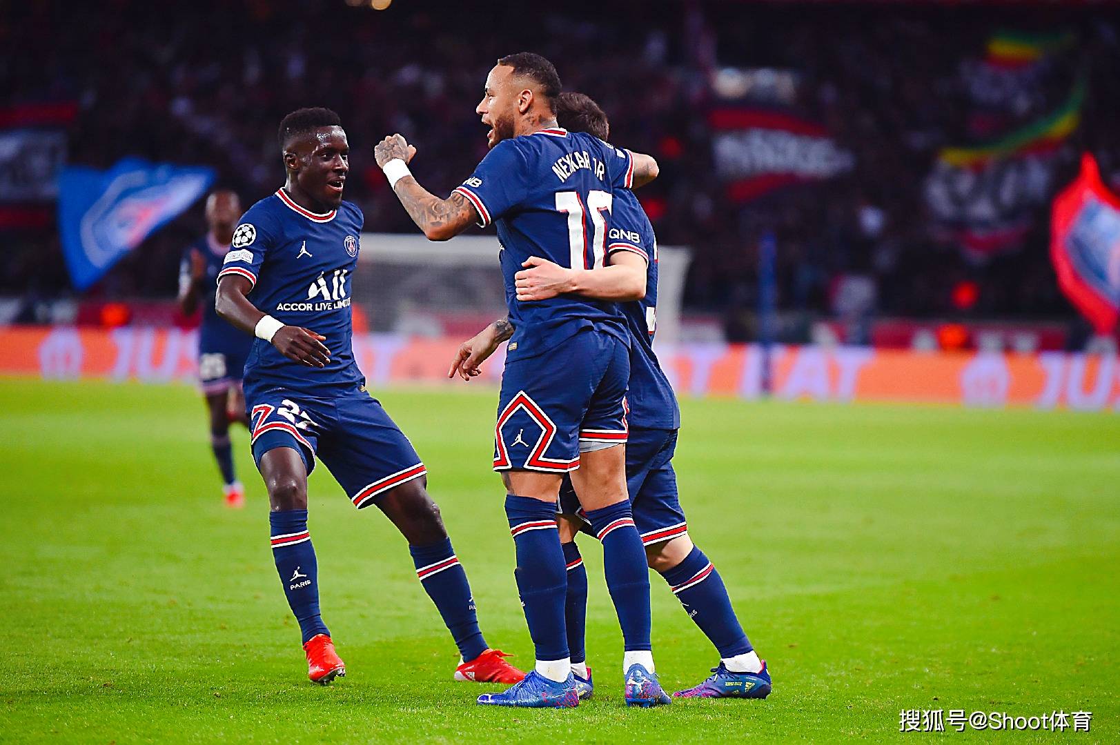 尼斯客场战平洛里昂，争分夺秒