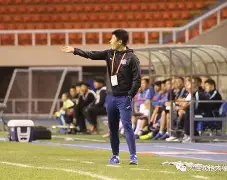 世俱杯改制-莱青达斯主场痛失胜机，保级形势严峻