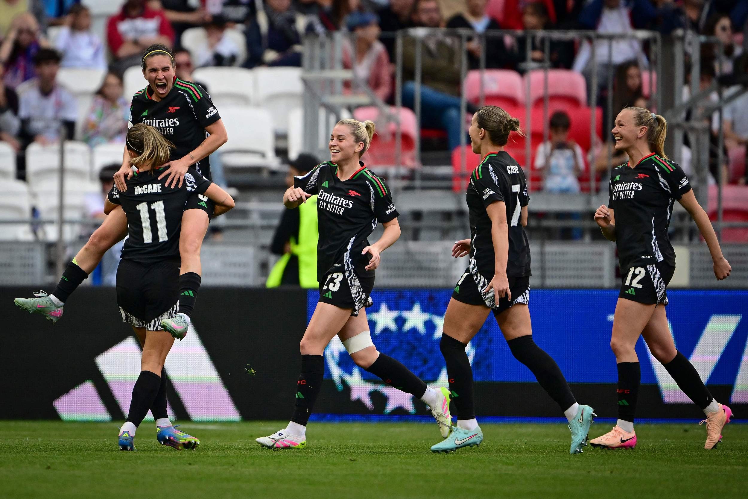 世俱杯改制-阿扎尔绝杀，切尔西提前晋级欧冠淘汰赛