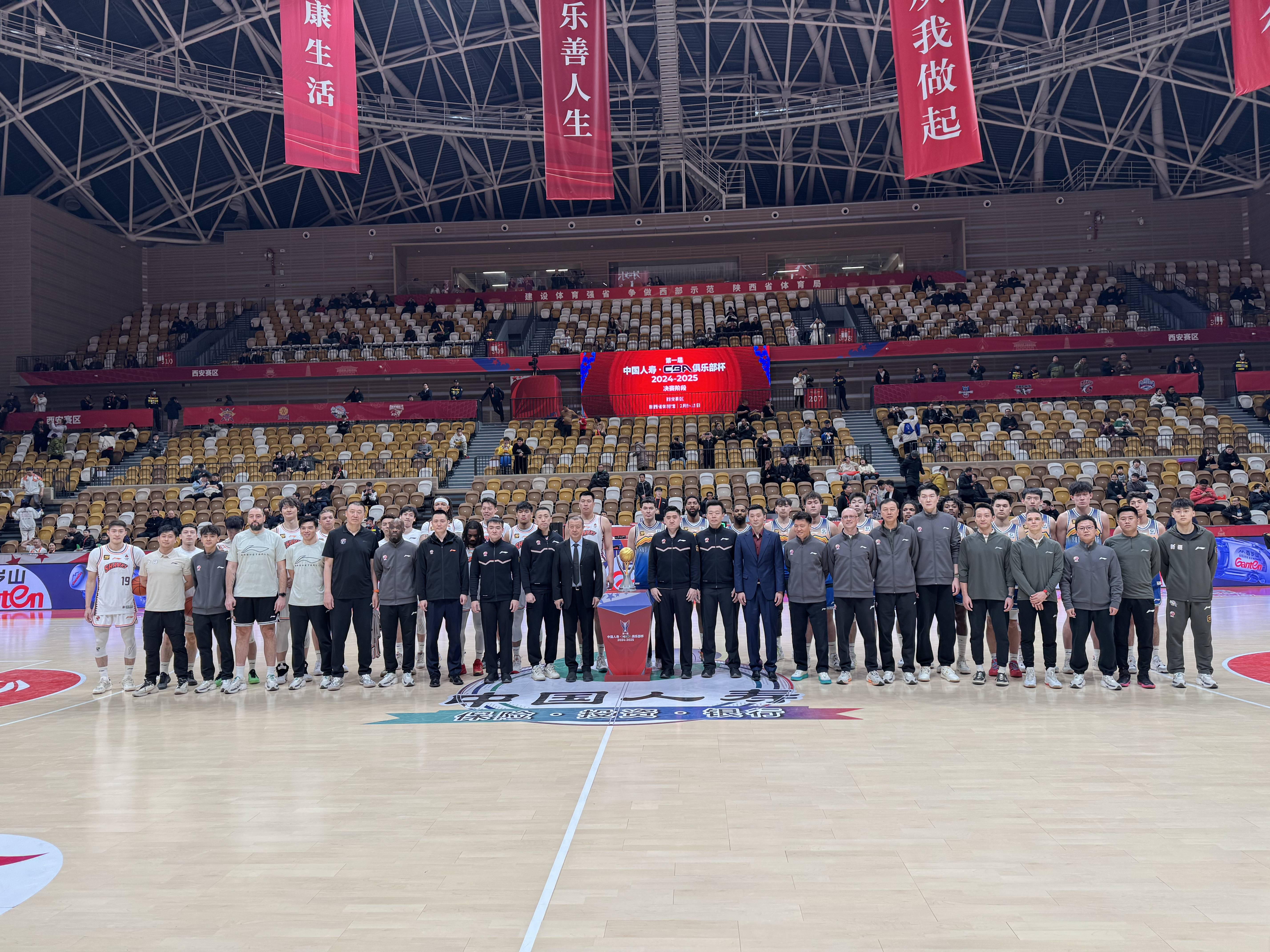 世俱杯分组-球队在国际赛场实现梦想晋级决赛