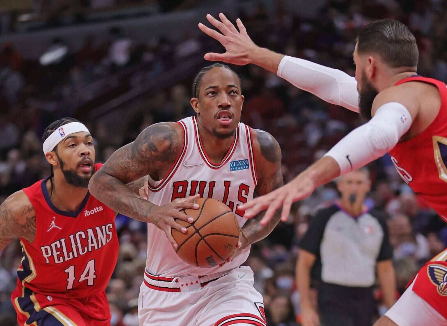 世俱杯参赛资格-公牛主帅力挺年轻队员，盼提高球队战绩