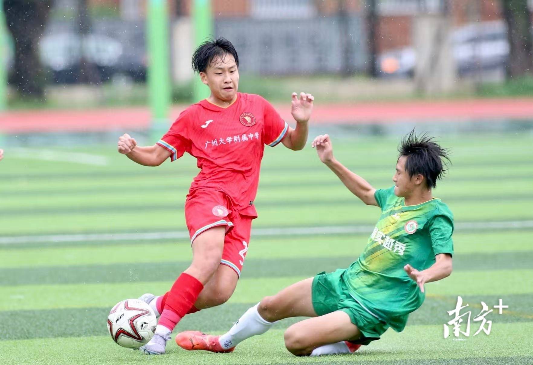 联赛打出精彩比赛，球员风采无限