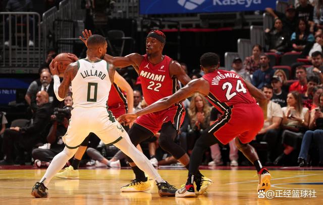 米尔沃基雄鹿队主场击败活塞队