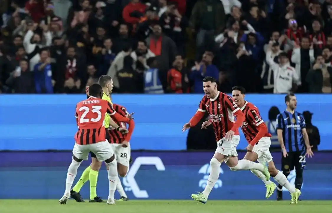 AC米兰主场逼平皇家马德里