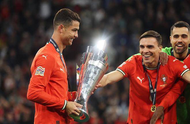 包含欧国联比赛的胜者已经产生，这背后的故事让人感动的词条