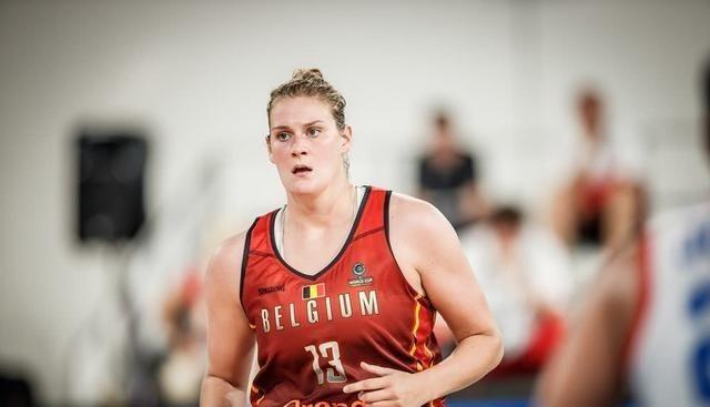 包含比利时队力挫对手，晋级下一轮的词条