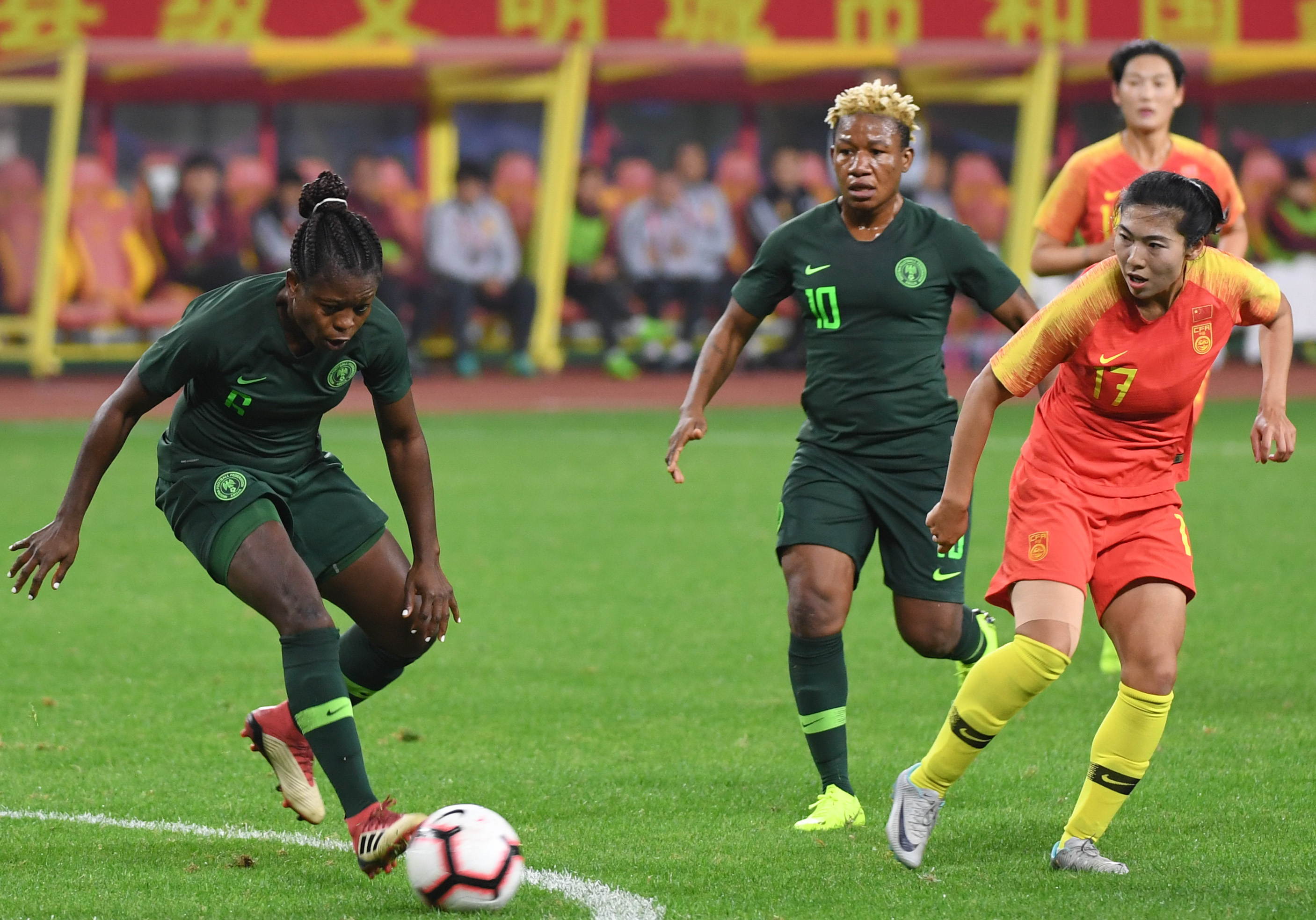 尼日利亚女足击败对手砥砺前行，实力强劲