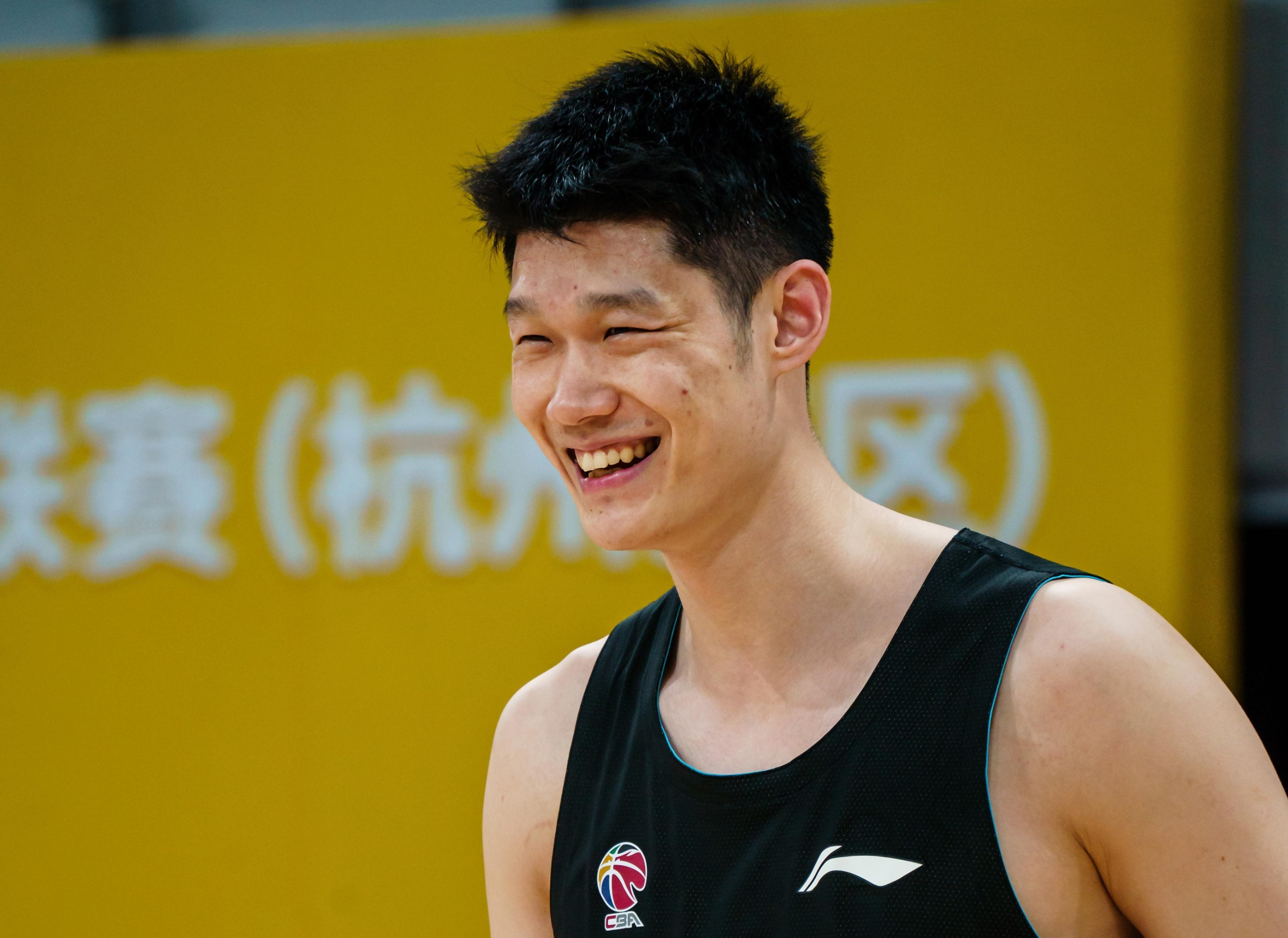 篮球教练战术解析力促球队成绩提升