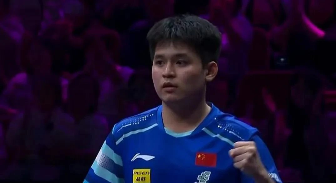 体操赛场上火花四溅，巴西选手完美表现夺冠