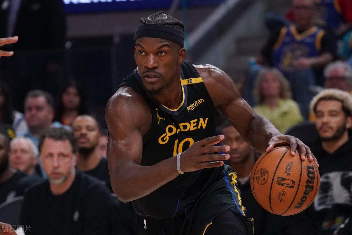 世俱杯决赛-快船客场取胜勇士，保持不败势头