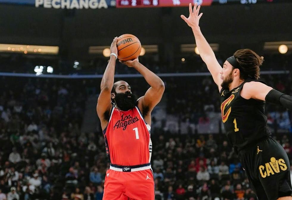 快船球员表现优异，带领球队实现逆转