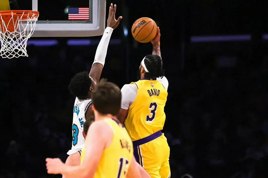 湖人险胜灰熊，球员个人发挥耀眼的简单介绍