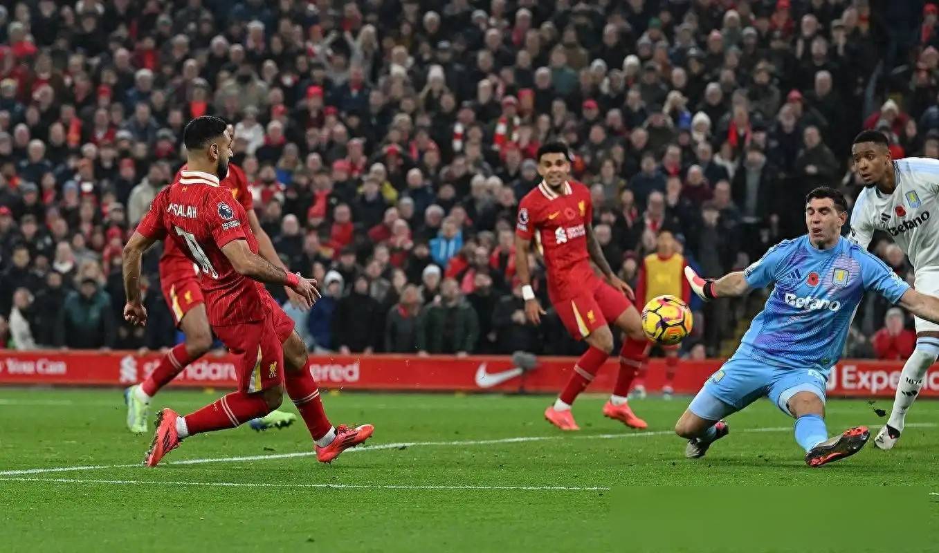 世俱杯直播-意甲前锋绝杀荣耀，球队晋级轻松