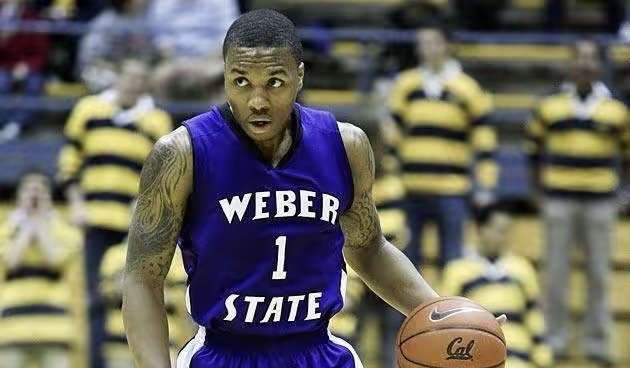 雄鹿客场击败篮网系列赛1-1平局