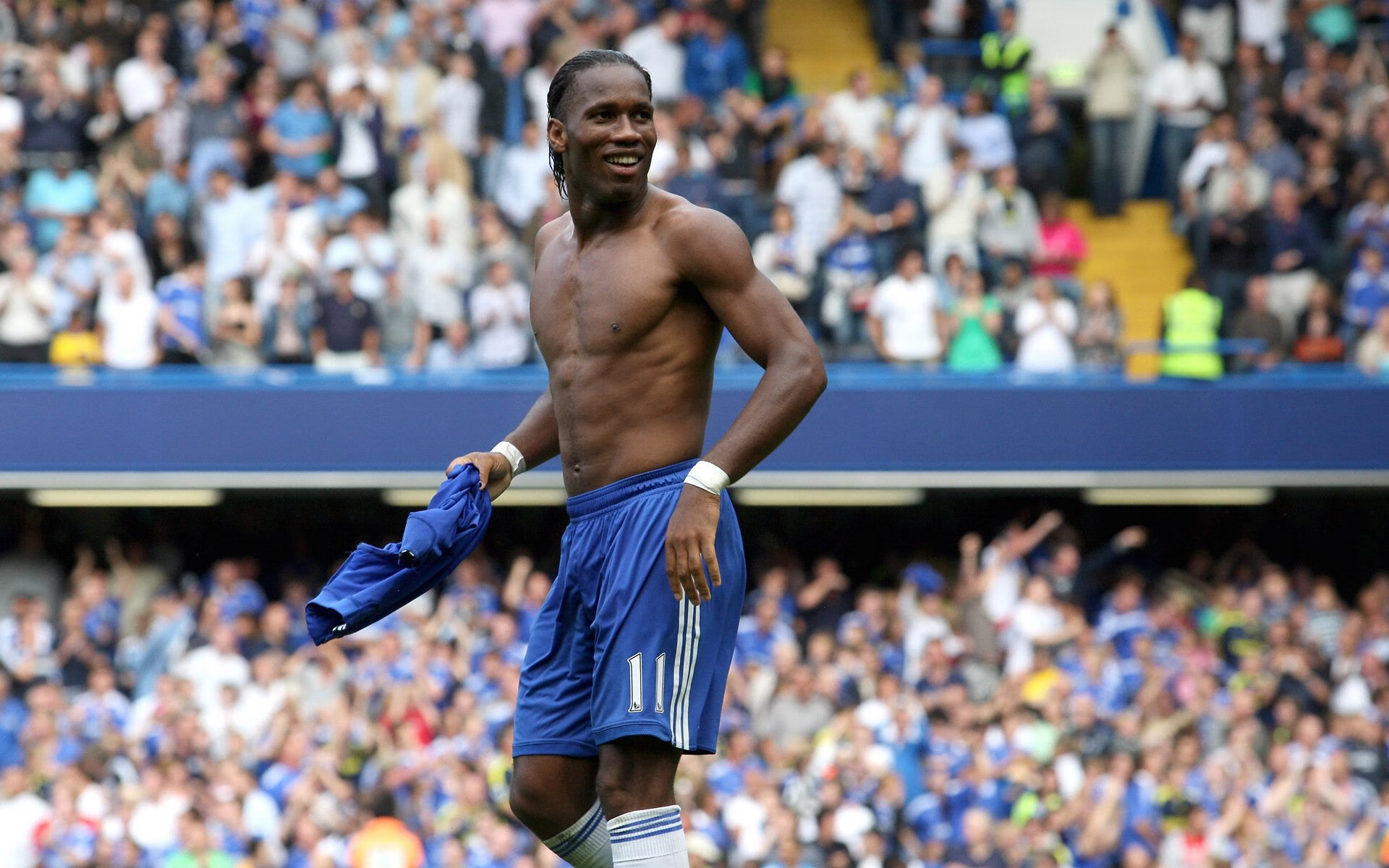 世俱杯-火红与鲜红，那个夜晚，两个赛场同一种胜利的脉搏